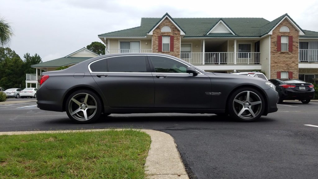 Panoramic-look roofGloss Black Pearl Roof Wrap on BMW 750LI on Satin Dark Gray BMW 750LI
