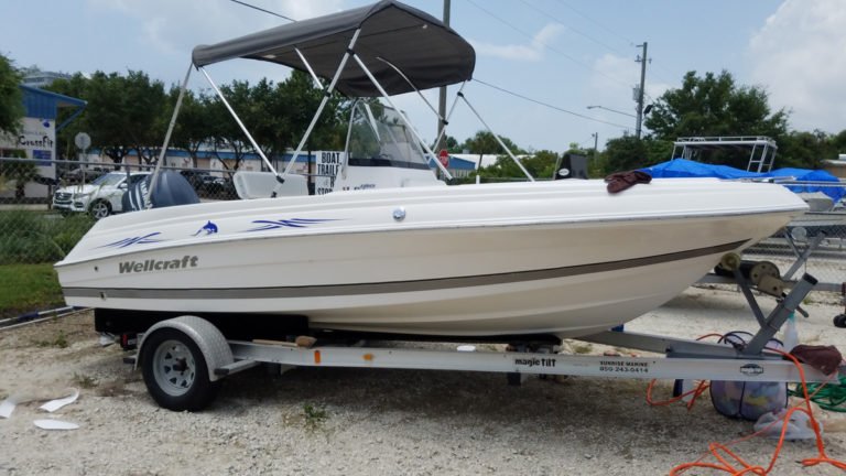 Read more about the article Boat stripes Destin