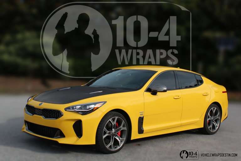Read more about the article Kia Stinger GT hood and trunk carbon fiber wrap with accents