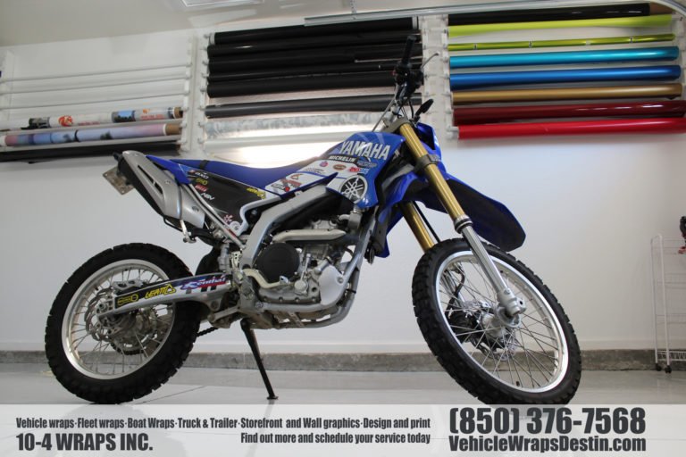 Read more about the article Custom wraps and graphics install