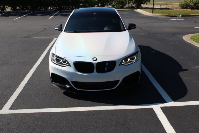 Read more about the article Satin white Psychedelic BMW M235  wrap