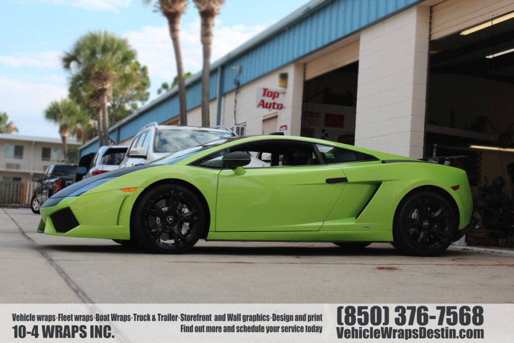 Lamborghini Wrap TransformationLamborghini before and after full vinyl wrap with carbon fiber accents with Custom Accents